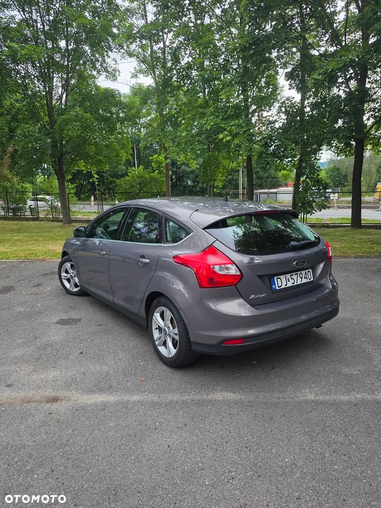Ford Focus 1.6 Ambiente - 4
