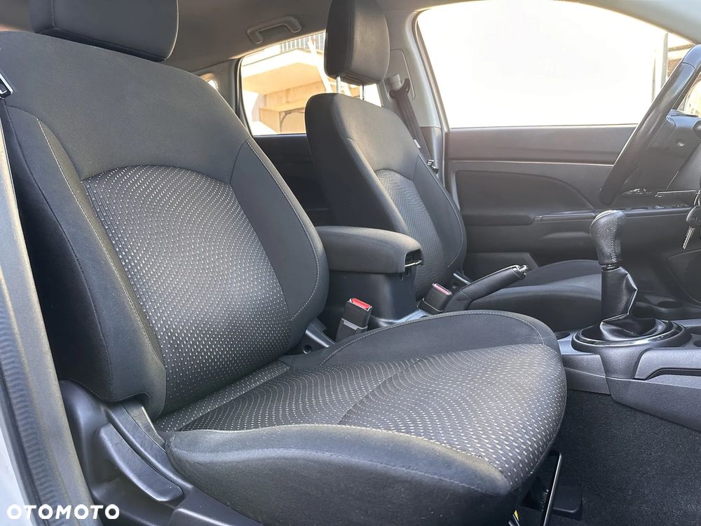 Mitsubishi ASX 1.6 Inform - 23
