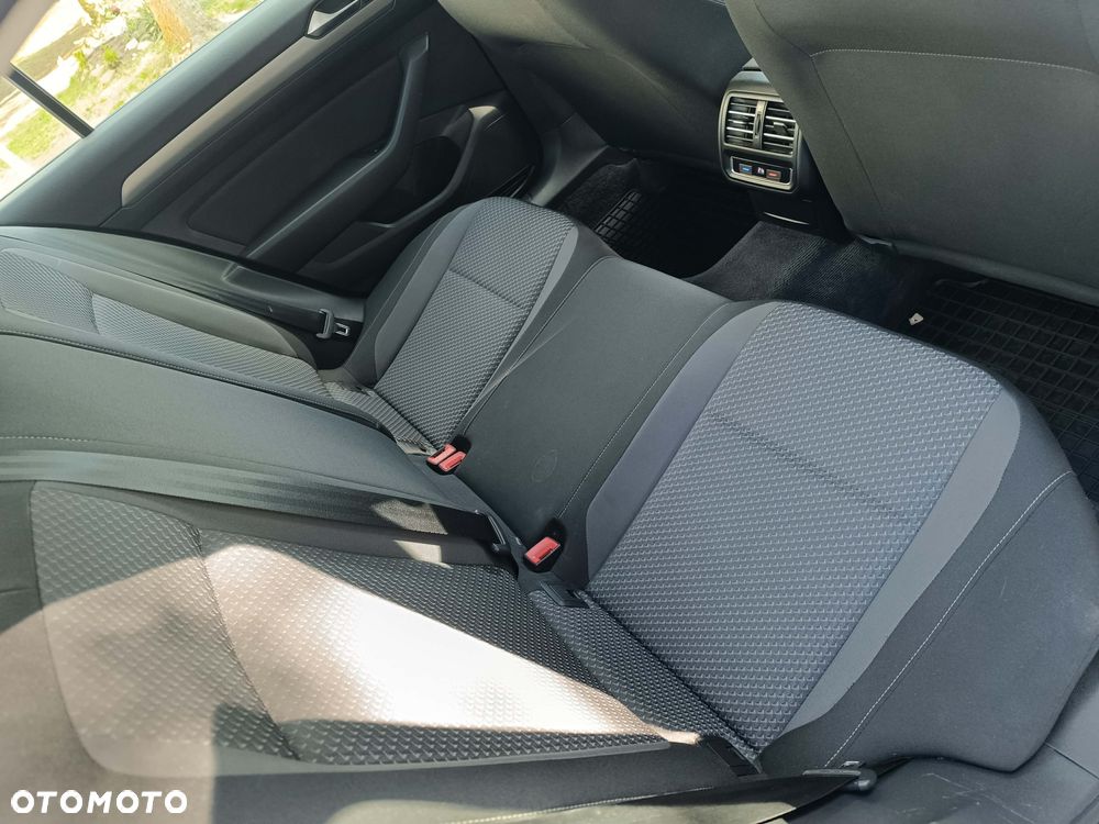 Volkswagen Passat - 7