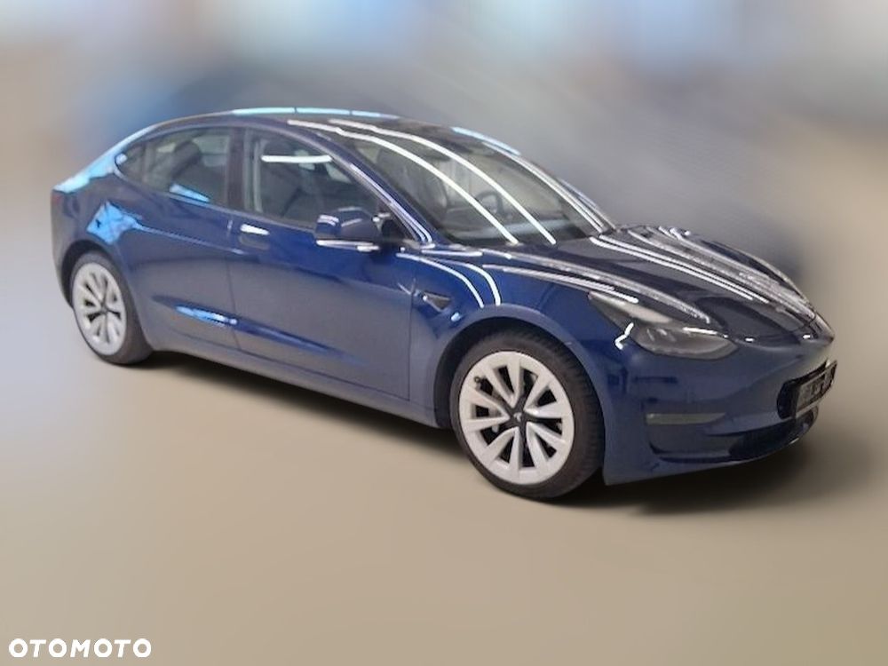 Tesla Model 3 - 3