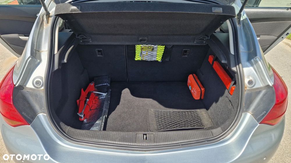 Opel Astra 1.4 Cosmo - 17
