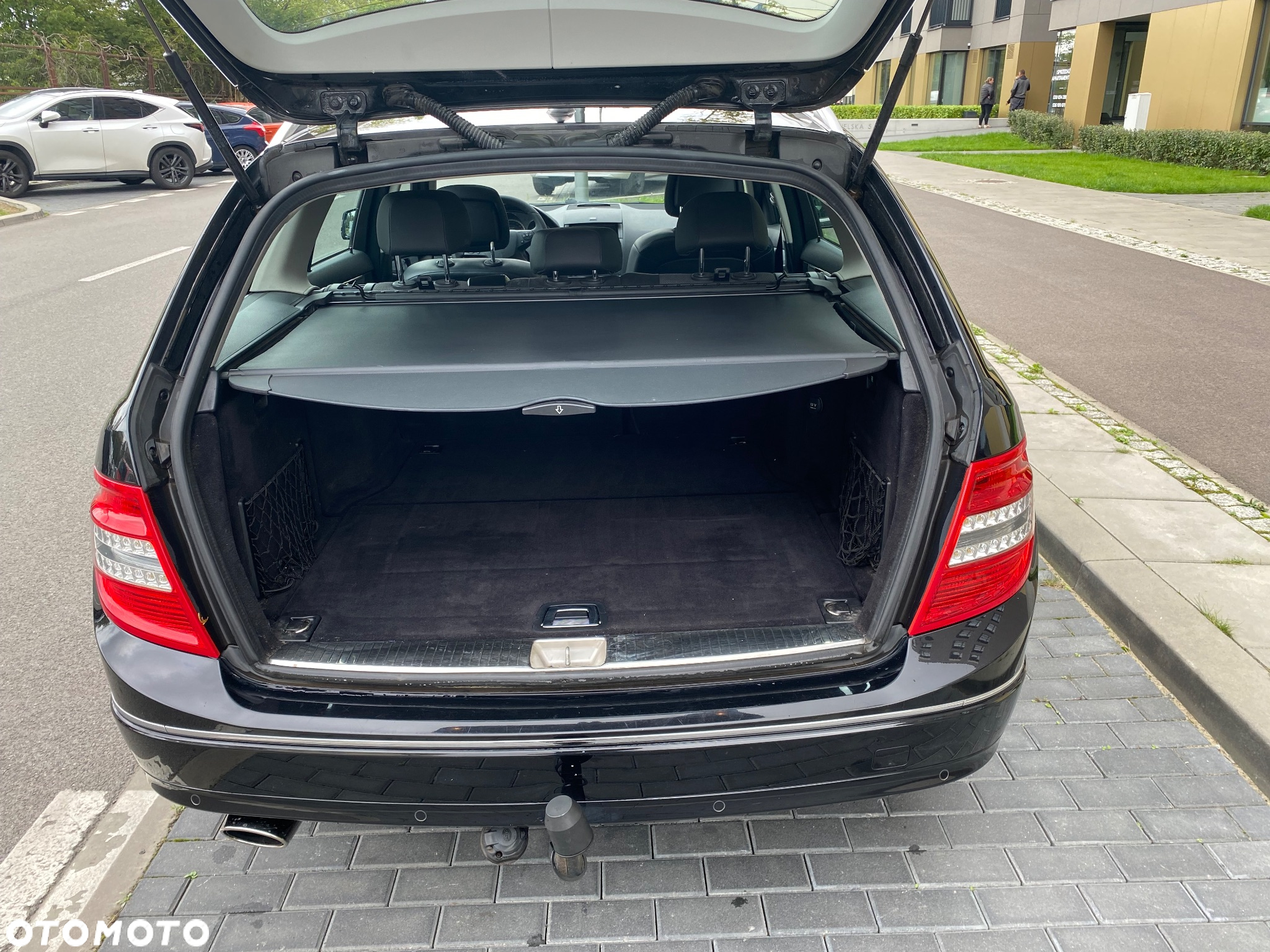 Mercedes-Benz Klasa C 250 CGI BlueEff Avantgarde - 9
