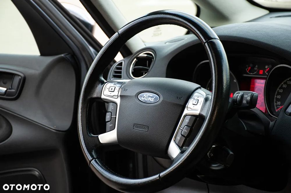 Ford Galaxy 2.0 TDCi Ghia - 40