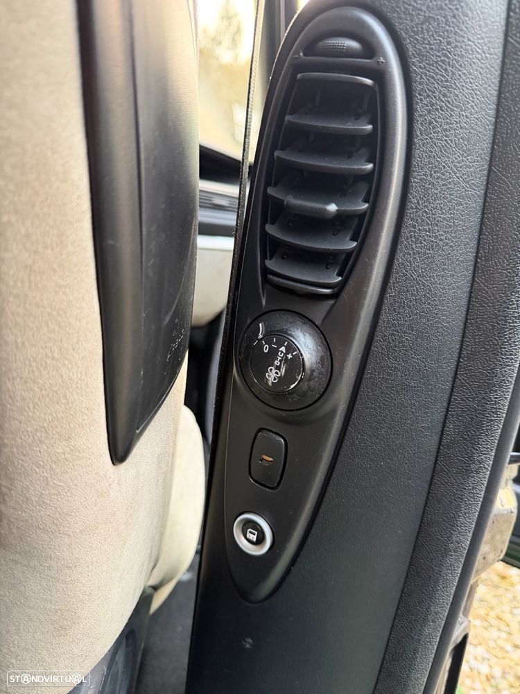 Peugeot 807 2.0 HDi - 9