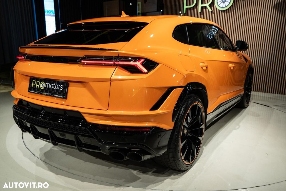 Lamborghini URUS - 12