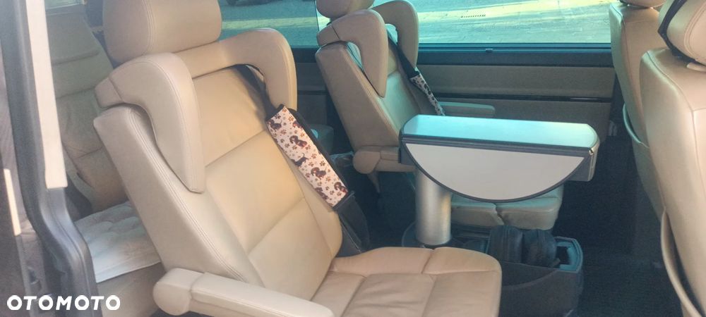 Volkswagen Multivan - 8