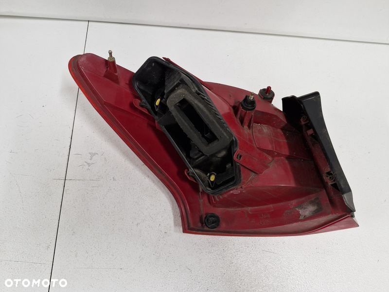 peugeot 407 sw kombi lampa prawy tył tylna - 7