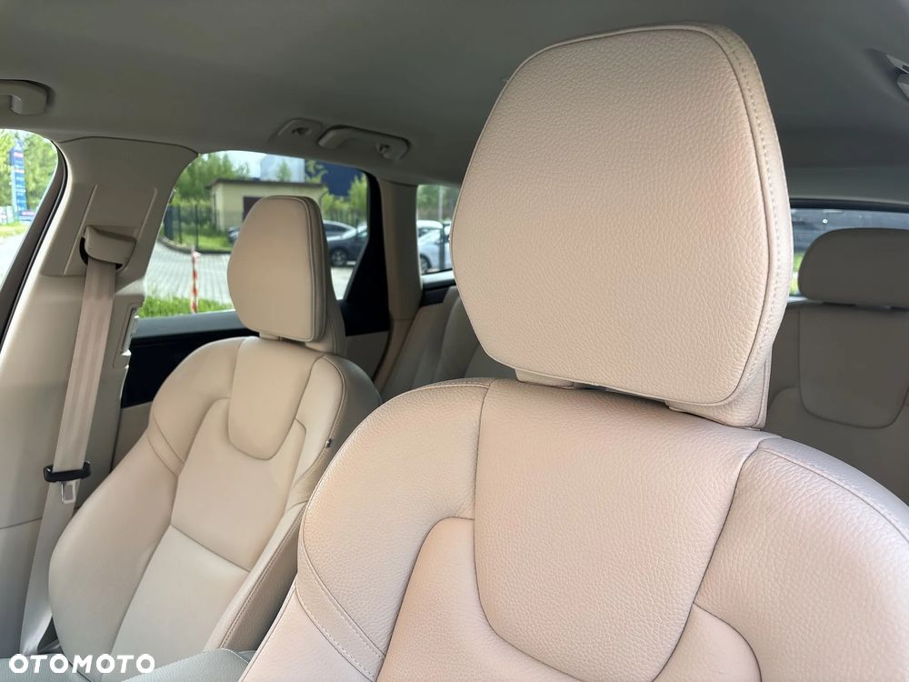 Volvo XC 60 B4 D Momentum Pro - 13