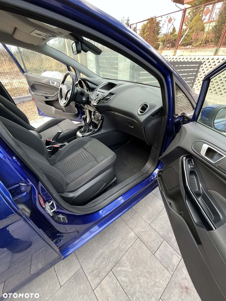 Ford Fiesta 1.5 TDCi Ambiente - 14