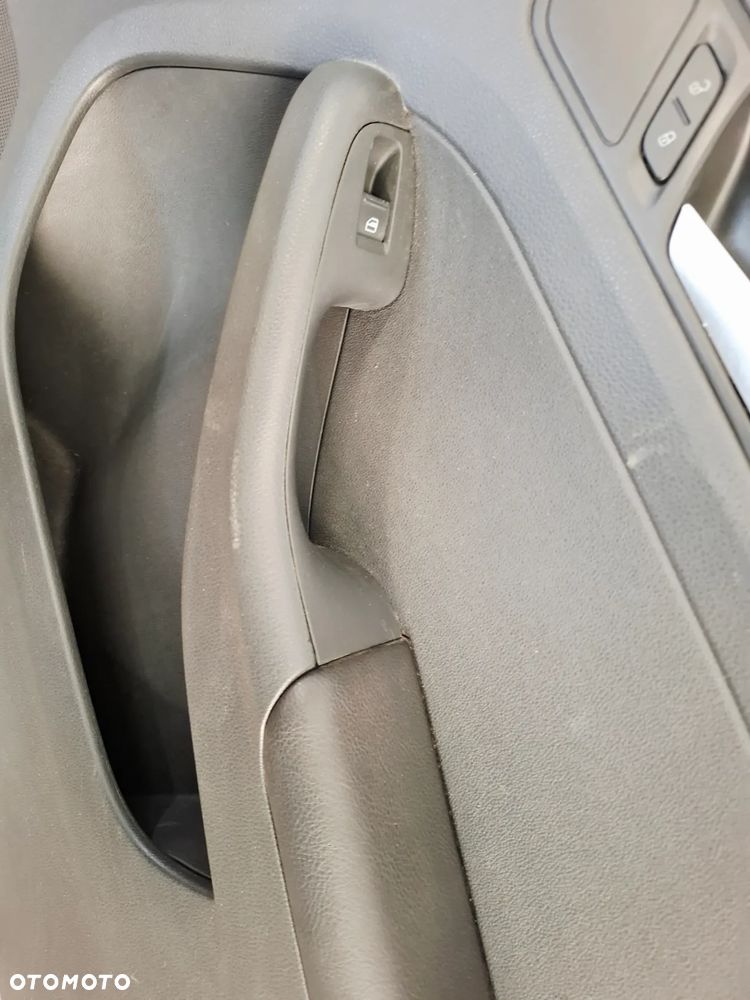 Boczek Tapicerka Drzwi Prawy Przód Lewy/Prawy Tył VW Jetta 2015r 5C - 28