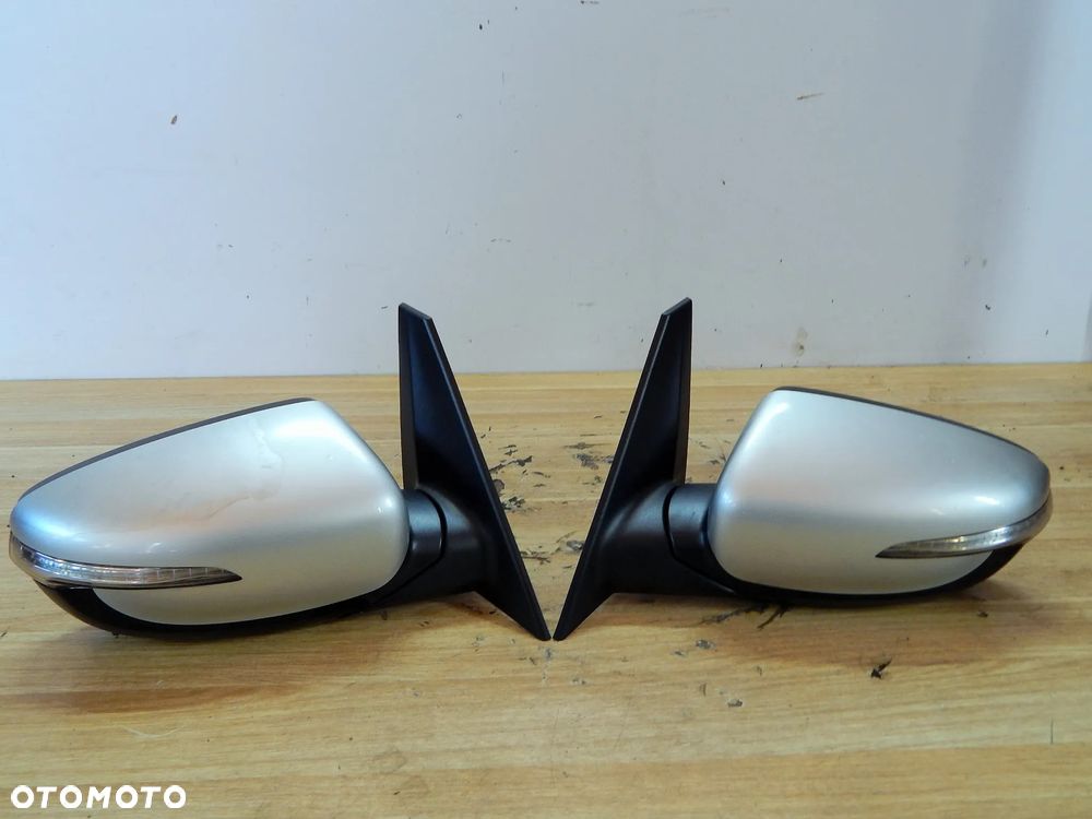 Lusterko przód zewnetrzne kierunek Kia Carens IV 13-19 kolor 3D srebrne 10 pinów Łuków części - 1