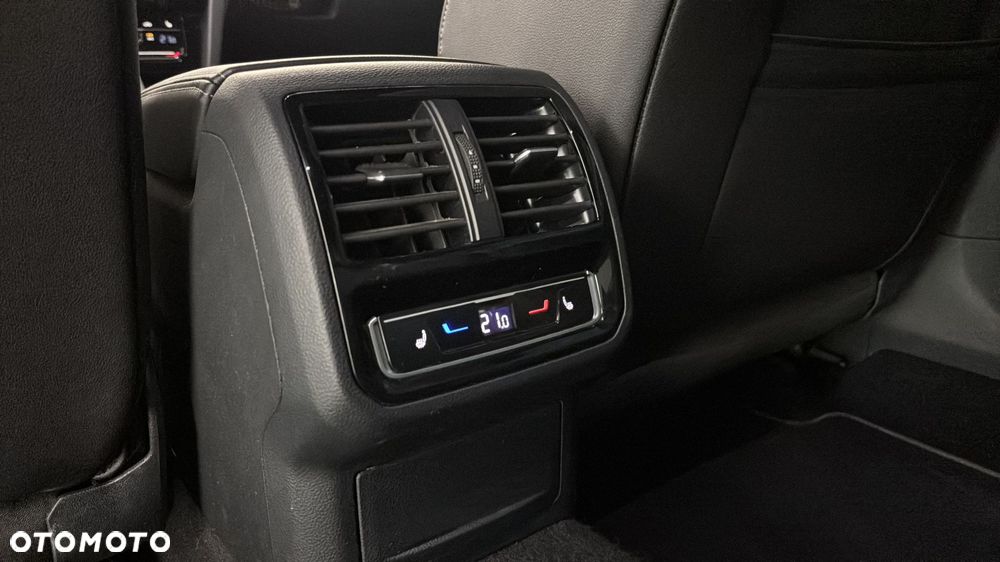 Volkswagen Arteon 2.0 TDI R-Line DSG - 22