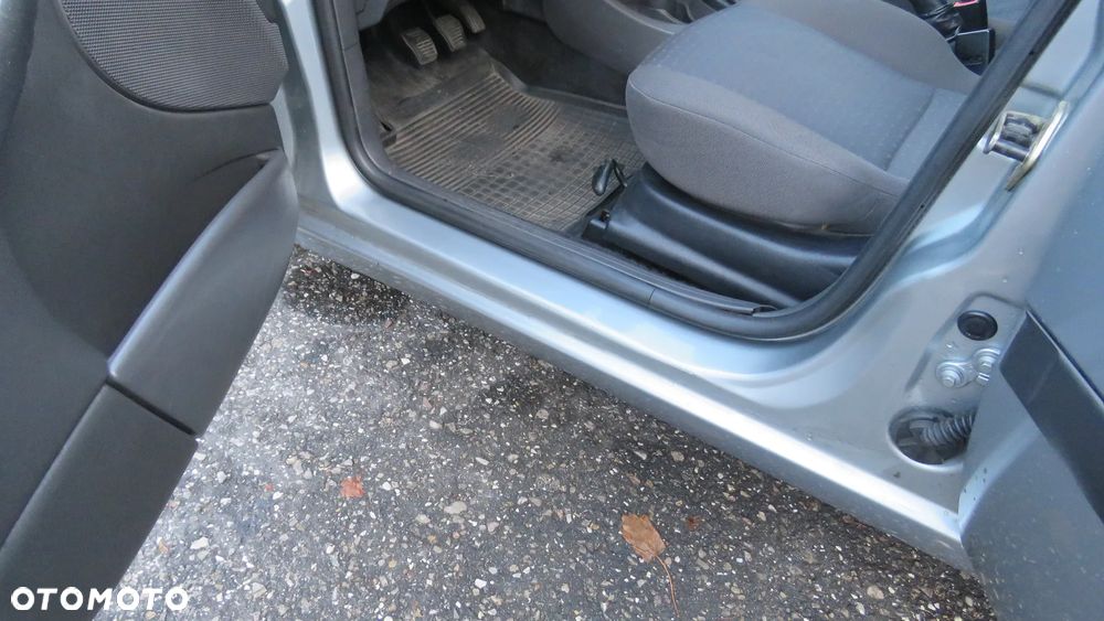 Ford Focus 1.8 Trend - 38