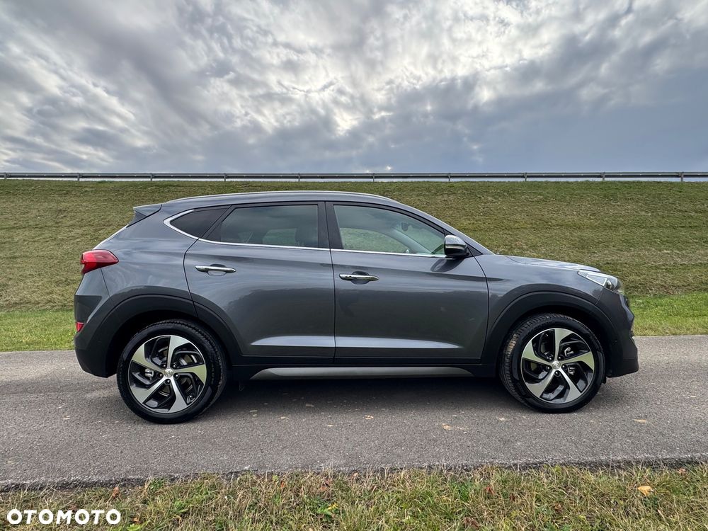 Hyundai Tucson 2.0 CRDI 4WD Automatik Premium - 16