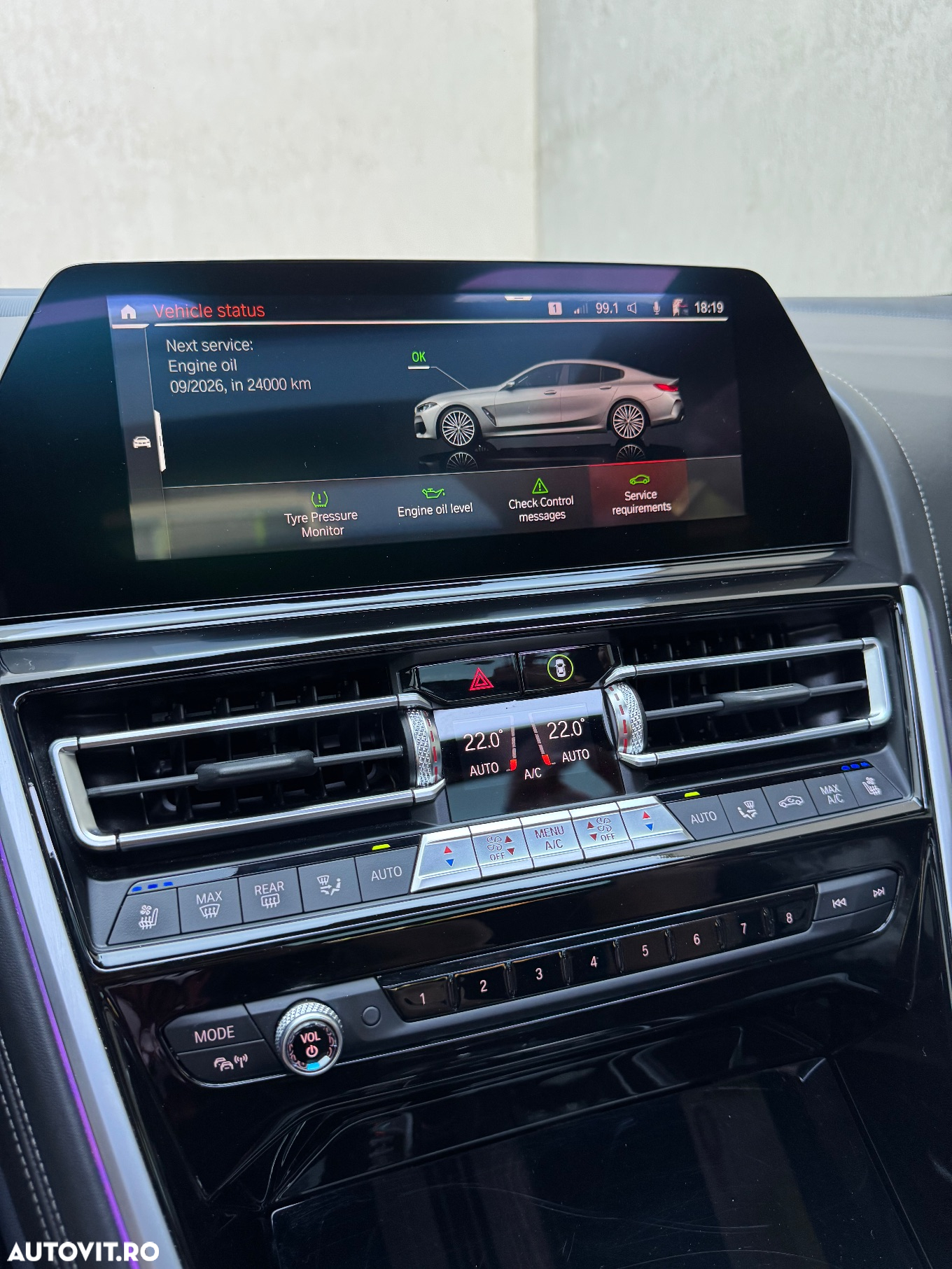 BMW Seria 8 - 32