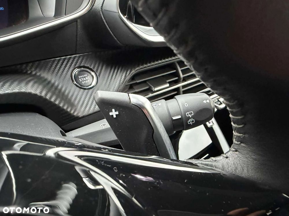 Peugeot 2008 BlueHDi 130 EAT8 Allure - 25