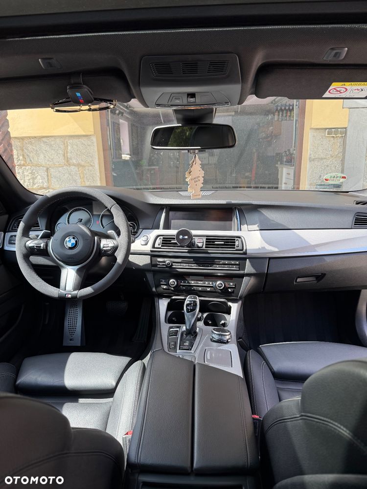 BMW Seria 5 525d xDrive - 22