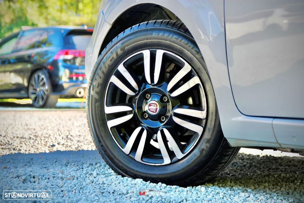 Fiat Punto 1.3 M-Jet Lounge S&S - 6