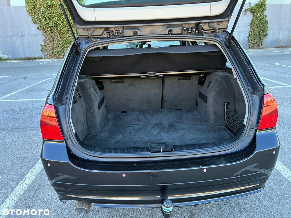 BMW Seria 3 318d - 14