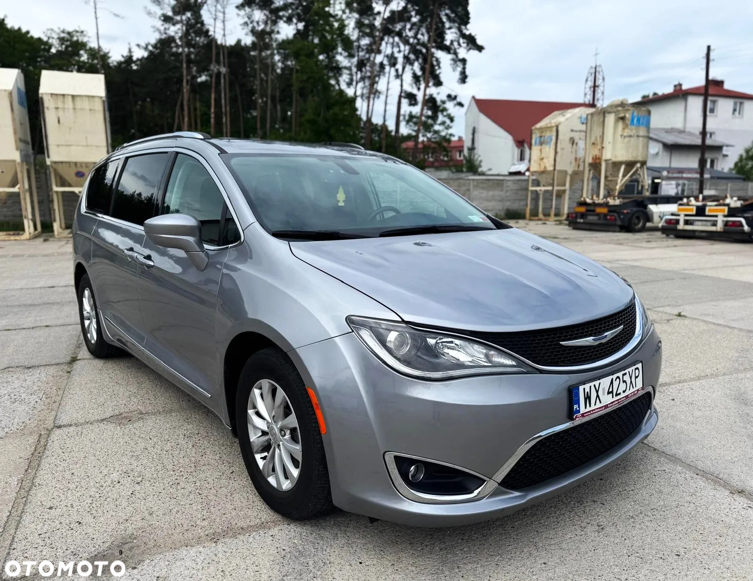Chrysler Pacifica - 2