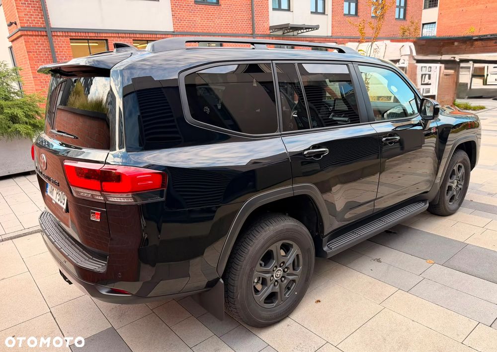 Toyota Land Cruiser - 10