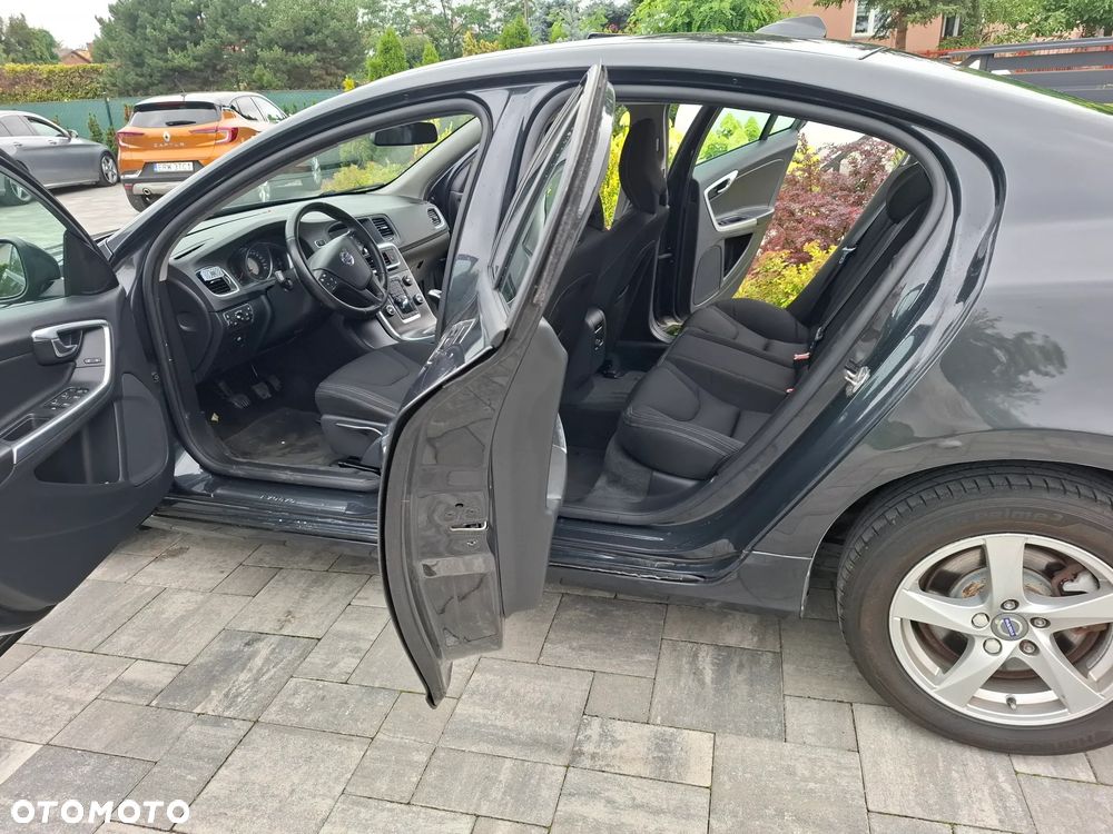 Volvo S60 D2 Momentum - 22