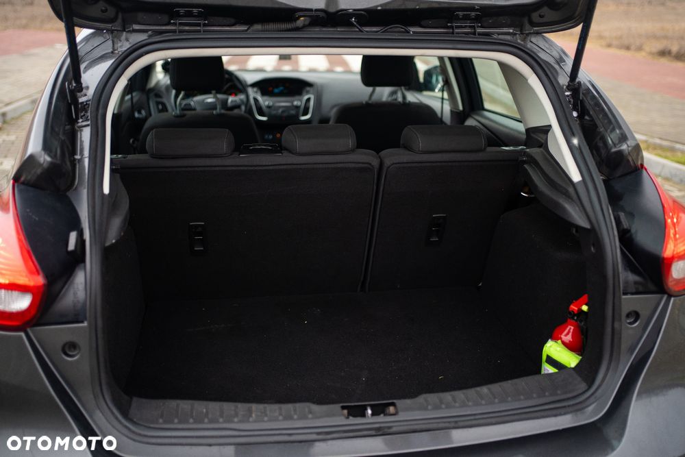 Ford Focus 1.6 Trend - 16