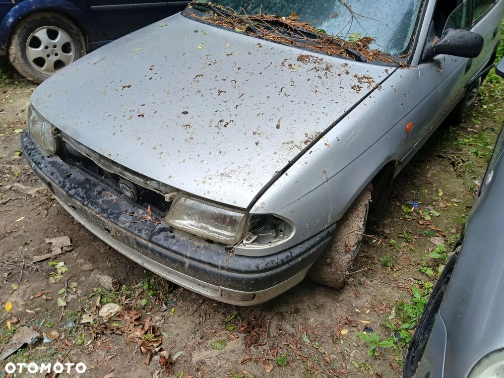 opel astra F HB Z147 silnik 1.6 8V X16SZR skrzynia ML5 napęd sanki belka wahacz wahacze zacisk - 1