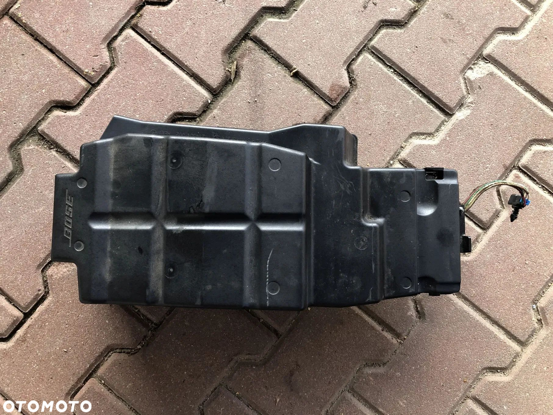 CADILLAC ESCALADE III 6,2 V8 2006-2014 SUBWOOFER GŁOŚNIK BOSE WZMACNIACZ - 2