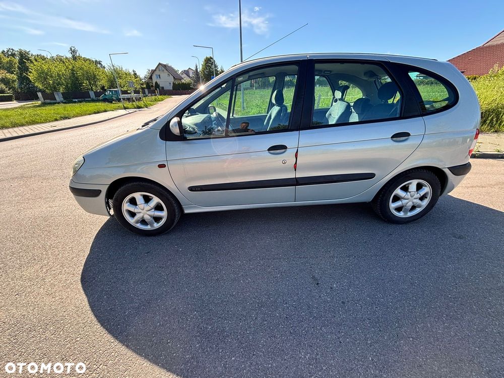 Renault Scenic 1.6 16V EXpression - 4