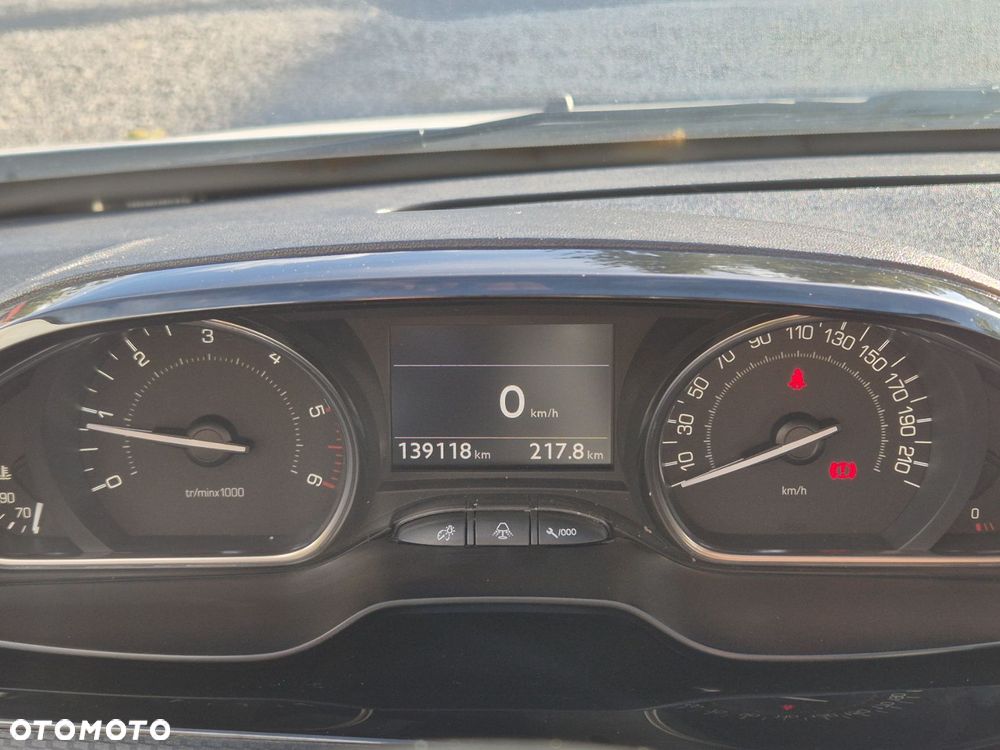Peugeot 2008 - 13
