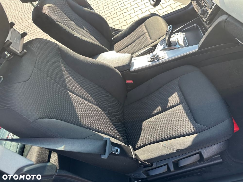BMW 3GT 320i Advantage - 19