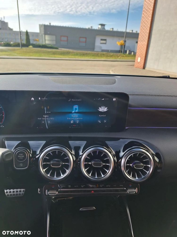 Mercedes-Benz CLA - 24