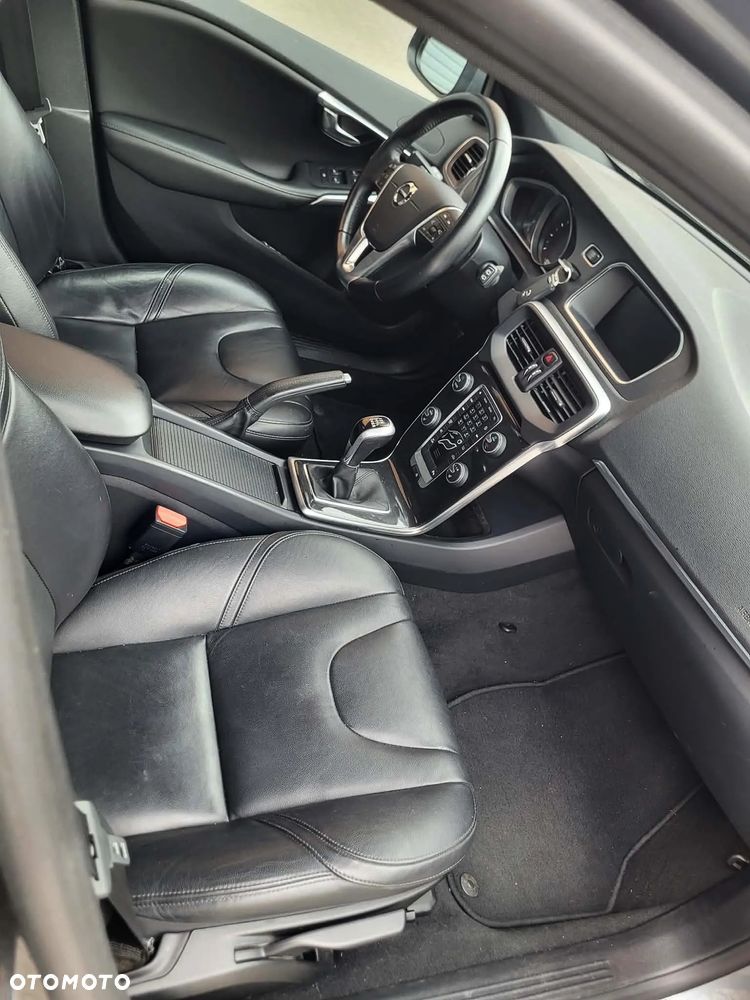 Volvo V40 T2 Momentum - 7