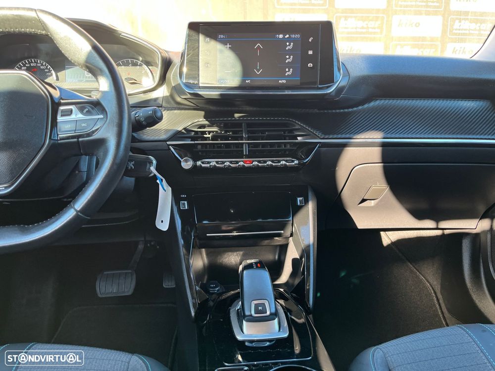 Peugeot 2008 1.5 BlueHDi Allure EAT8 - 23