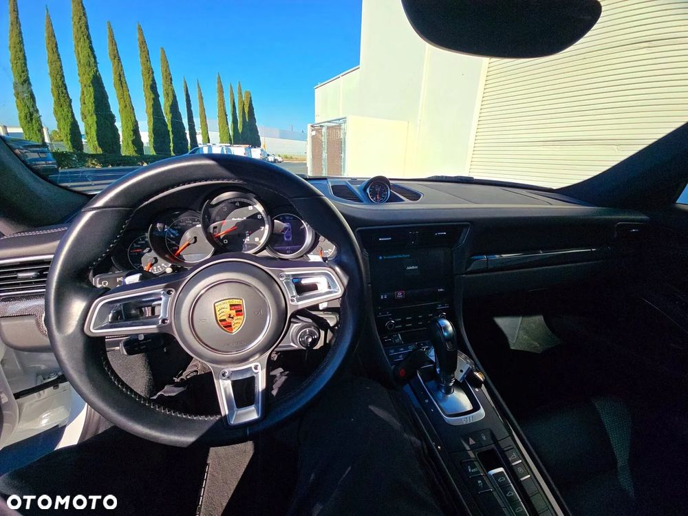 Porsche 911 Turbo S - 8