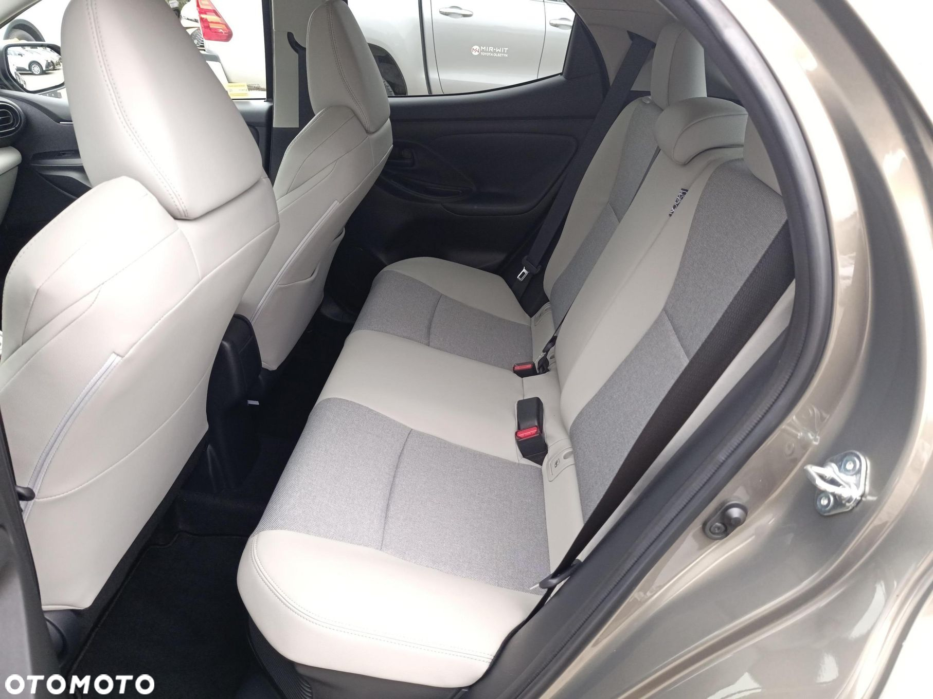 Toyota Yaris - 23