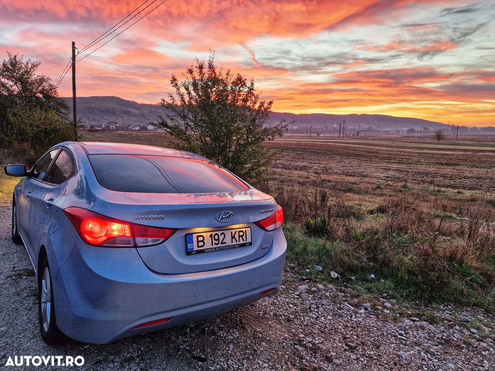 Hyundai Elantra 1.6 MPi - 11
