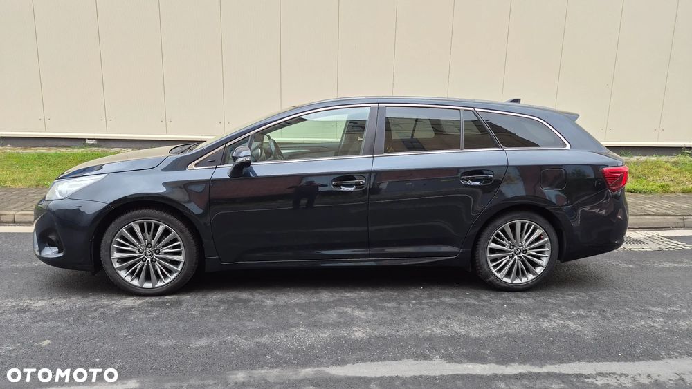 Toyota Avensis Touring Sports 1.8 Executive - 4