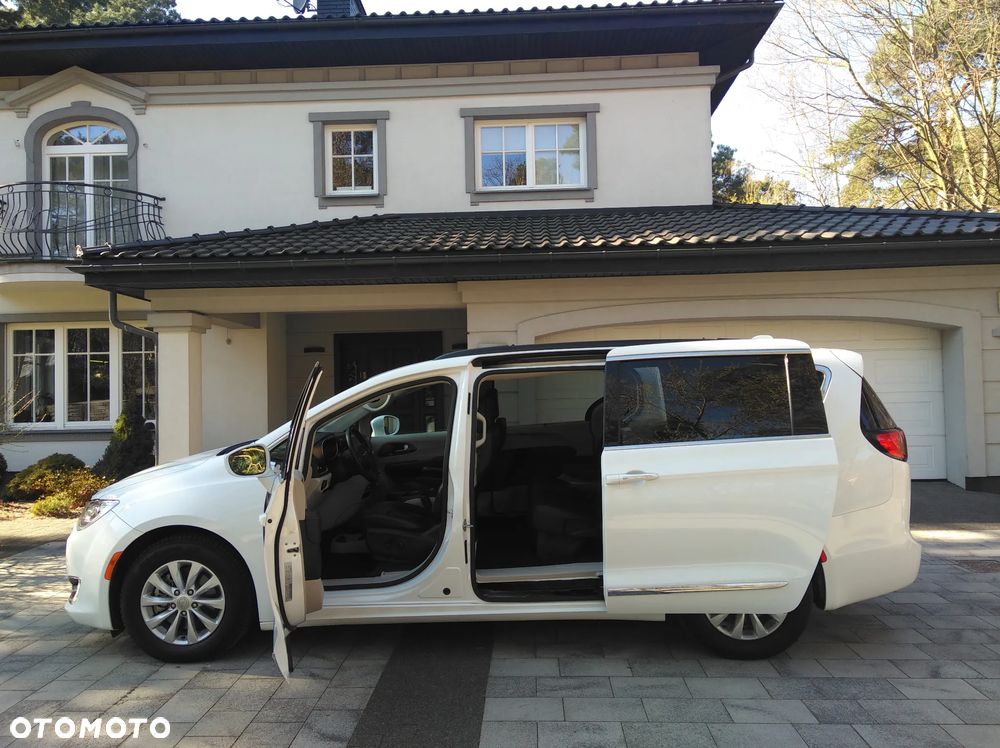 Chrysler Pacifica - 7