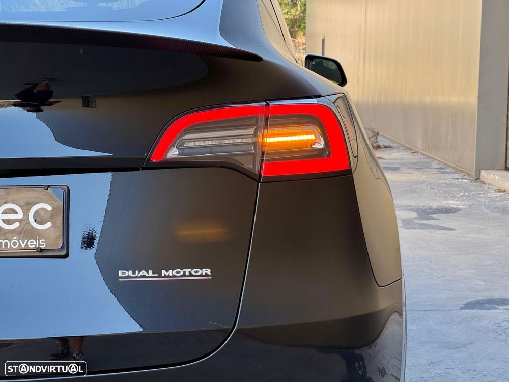 Tesla Model Y Performance Dual Motor AWD - 23