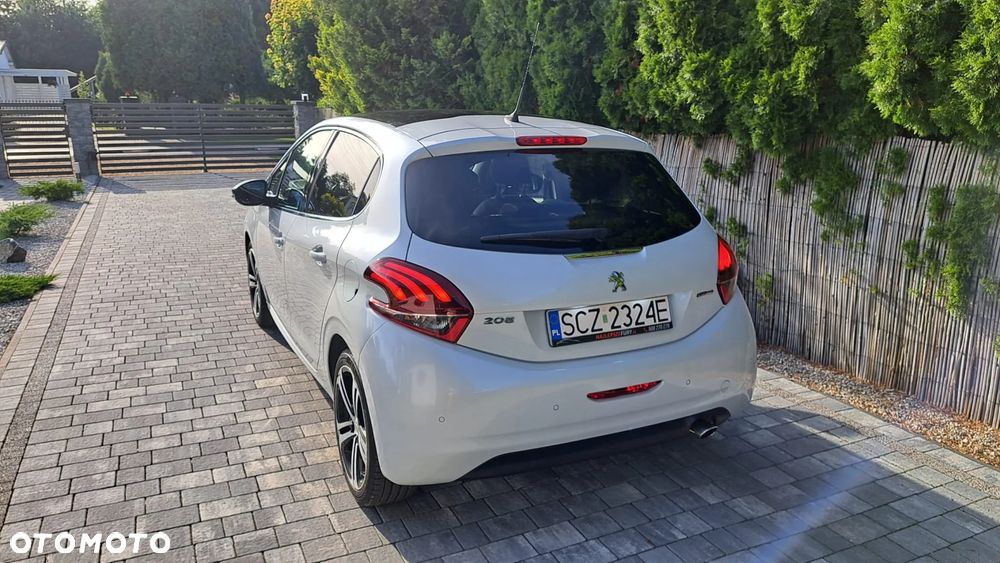 Peugeot 208 - 2
