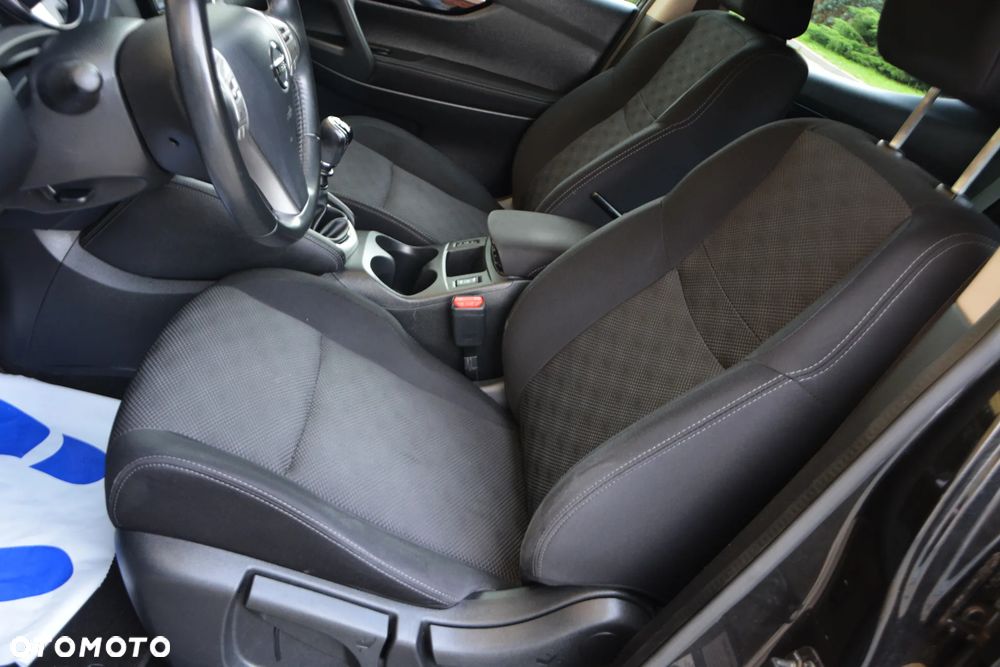 Nissan Qashqai 1.5 dCi DPF acenta - 37