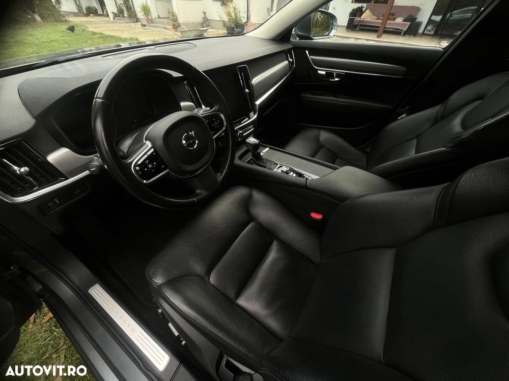 Volvo V90 D4 Momentum - 8