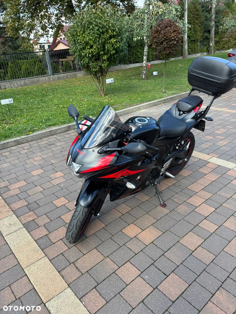 Suzuki GSX-R - 3