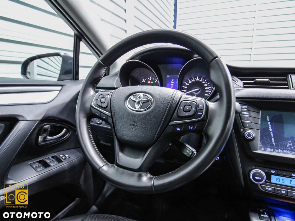 Toyota Avensis 2.0 D-4D Prestige - 24