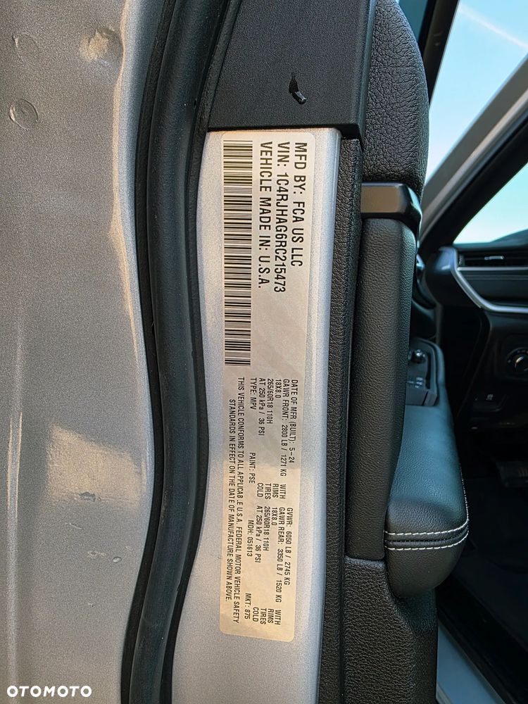 Jeep Grand Cherokee - 22