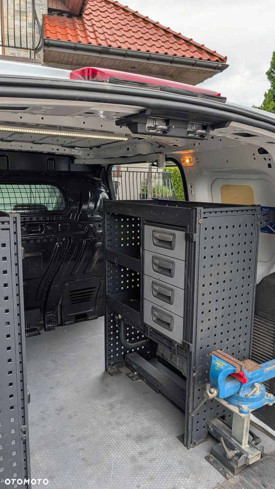Ford Connect - 11