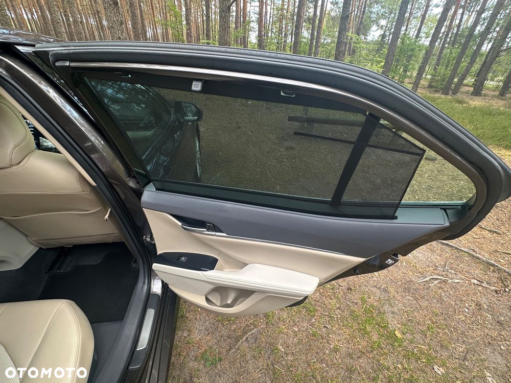 Toyota Camry Executive - 7