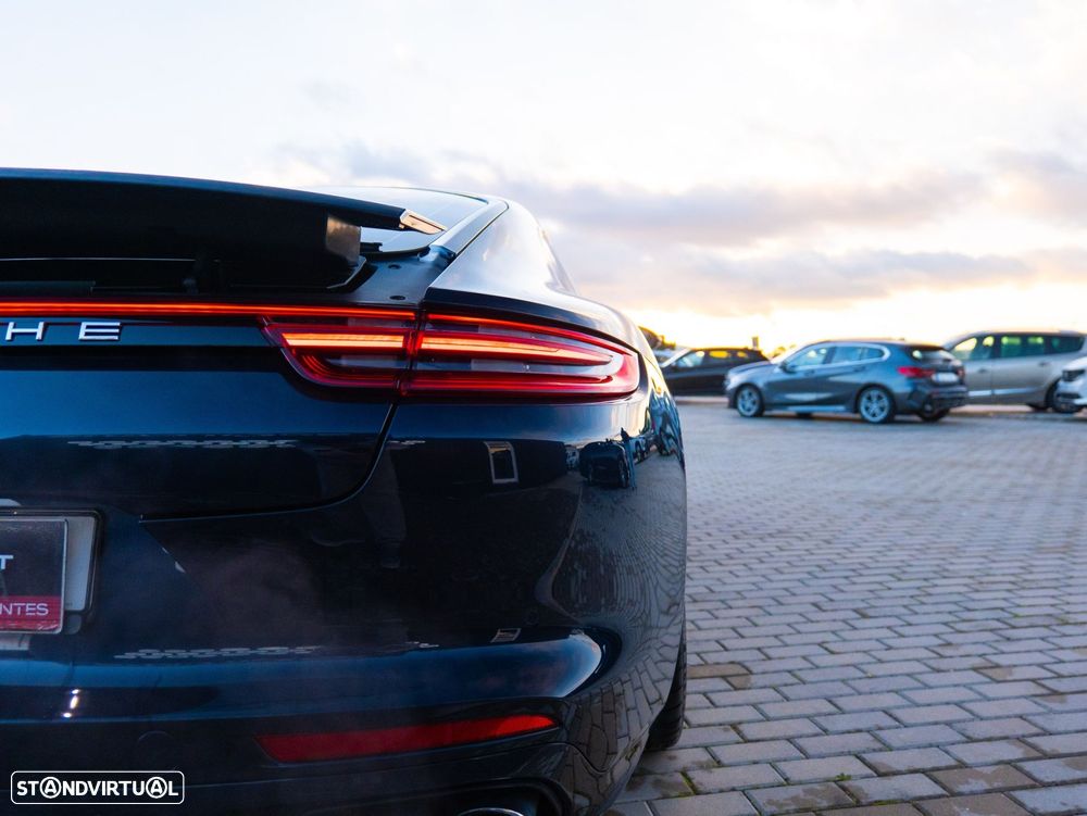 Porsche Panamera 4 Executive - 35